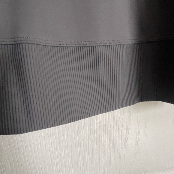 Lululemon size 12 Movement to Movement grey 
Zip up - Picture 4 of 6